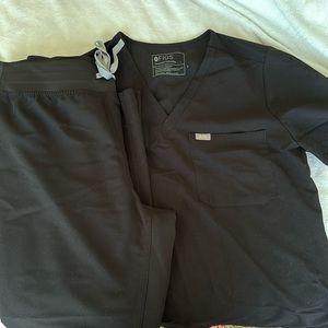 Figs scrub set size large! In black 🖤